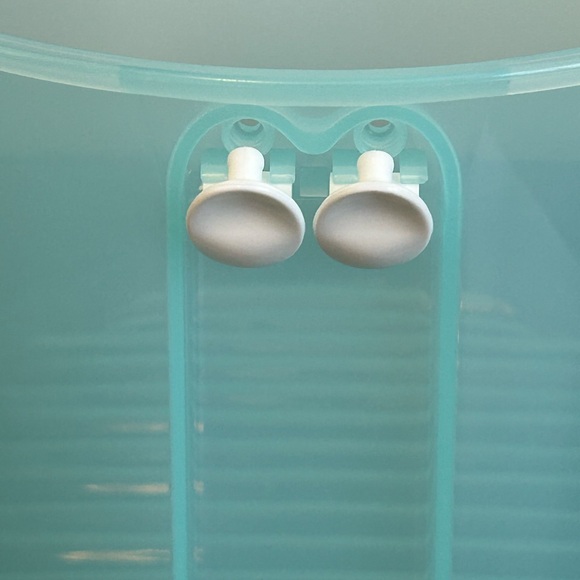 TUPPERWARE LARGE ROUND 20 CUP AQUA VENTED FRIDGESMART #3998 - Picture 6 of 13